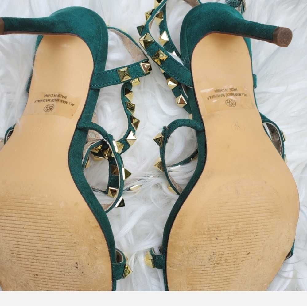 Shoes - Picture 5 of 6